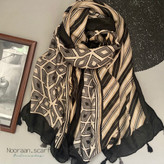 شال نخی کرم مشکی