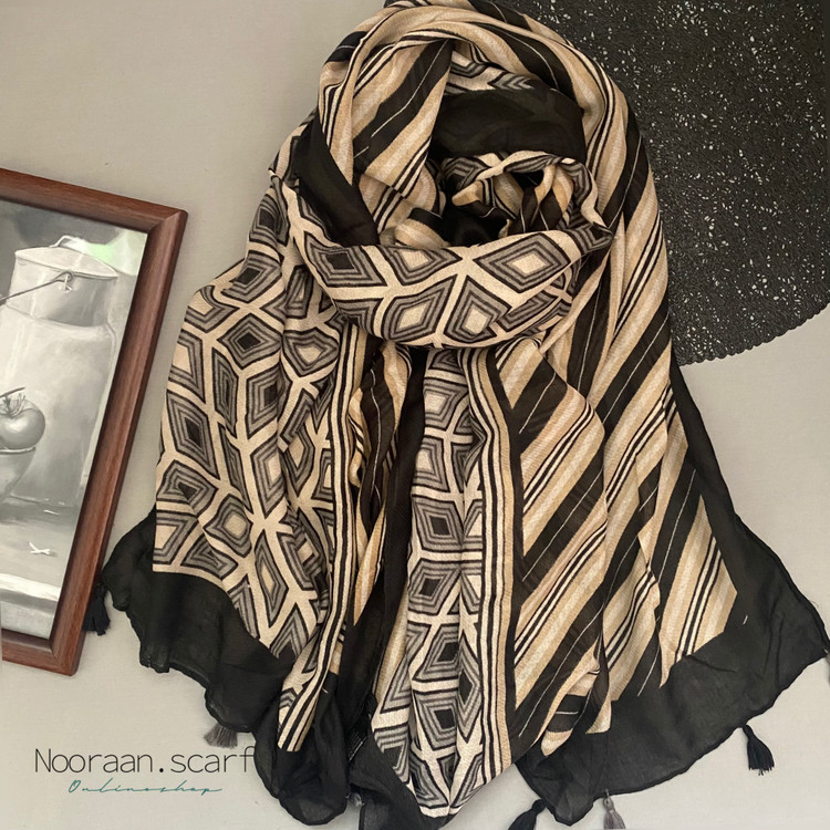 شال نخی کرم مشکی