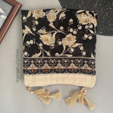 شال نخی گلدار کرم مشکی