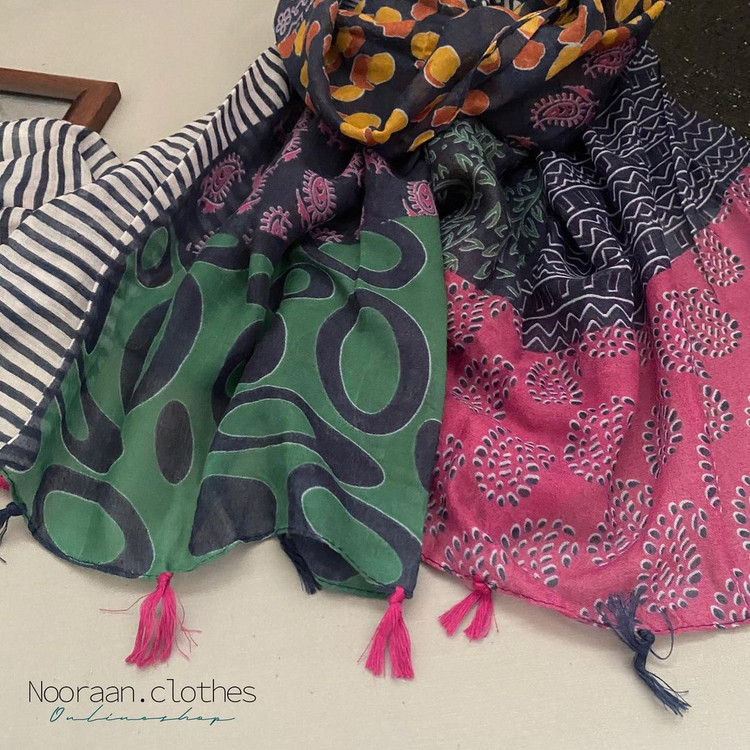 شال طرحدار میکس بنفش