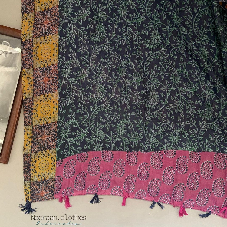 شال طرحدار میکس بنفش