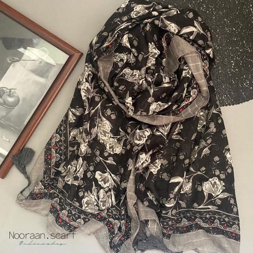 شال نخی گلدار ریز طوسی-مشکی