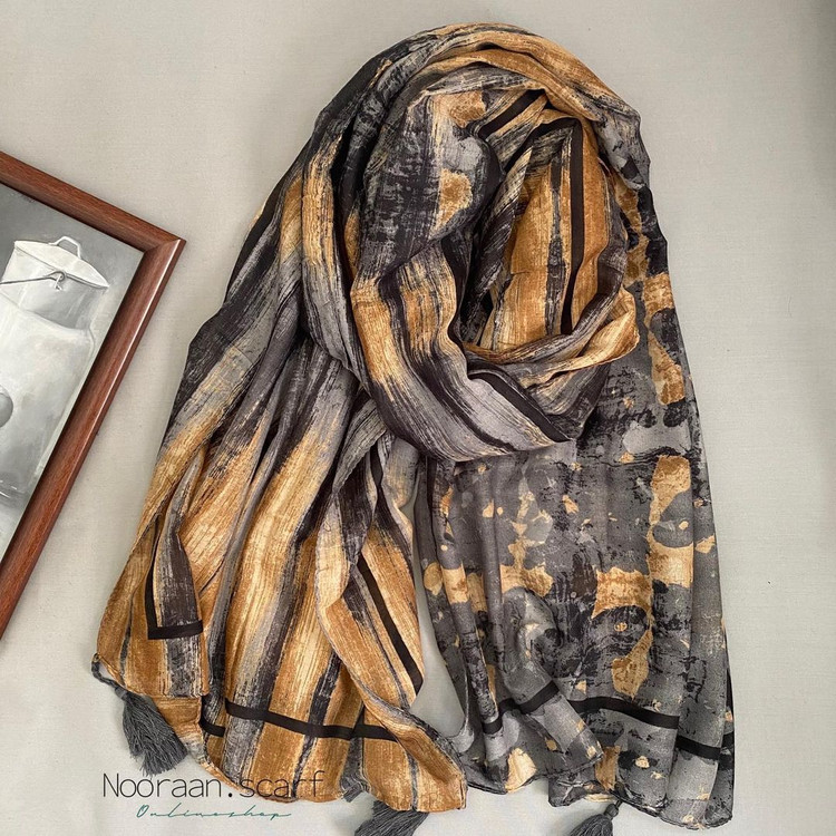 شال نخی طرحدار منگوله دار قهوه ای طوسی