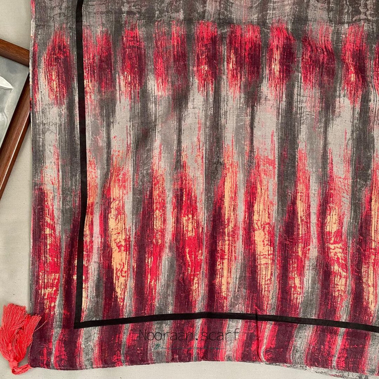 شال نخی طرحدار منگوله دار صورتی