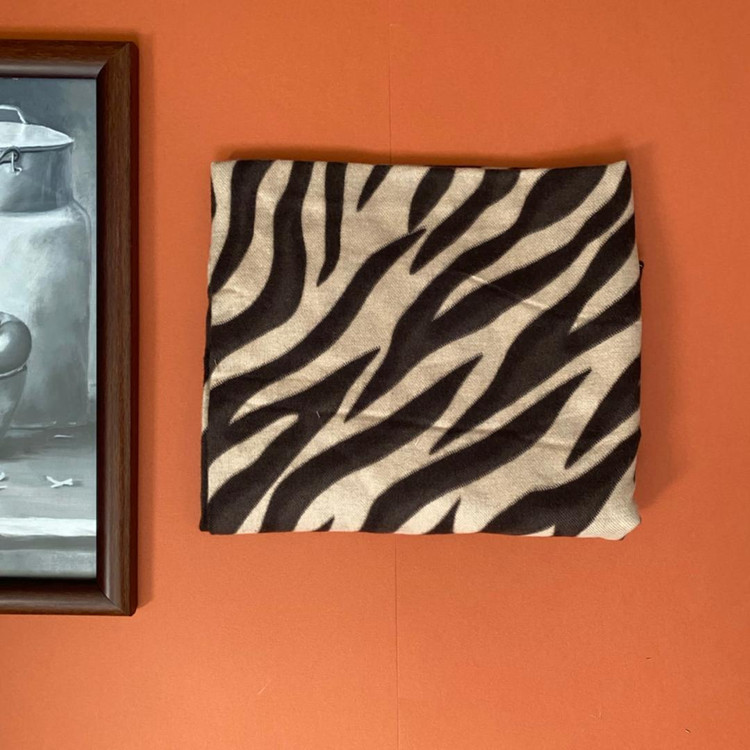 شال پاییزه موهر کرم مشکی پلنگی