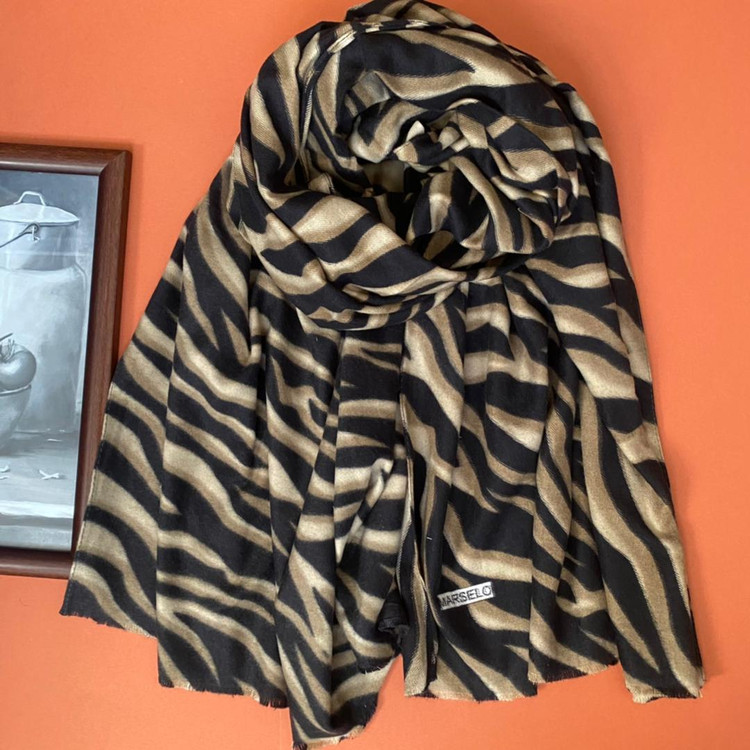 شال پاییزه موهر کرم قهوه ای پلنگی