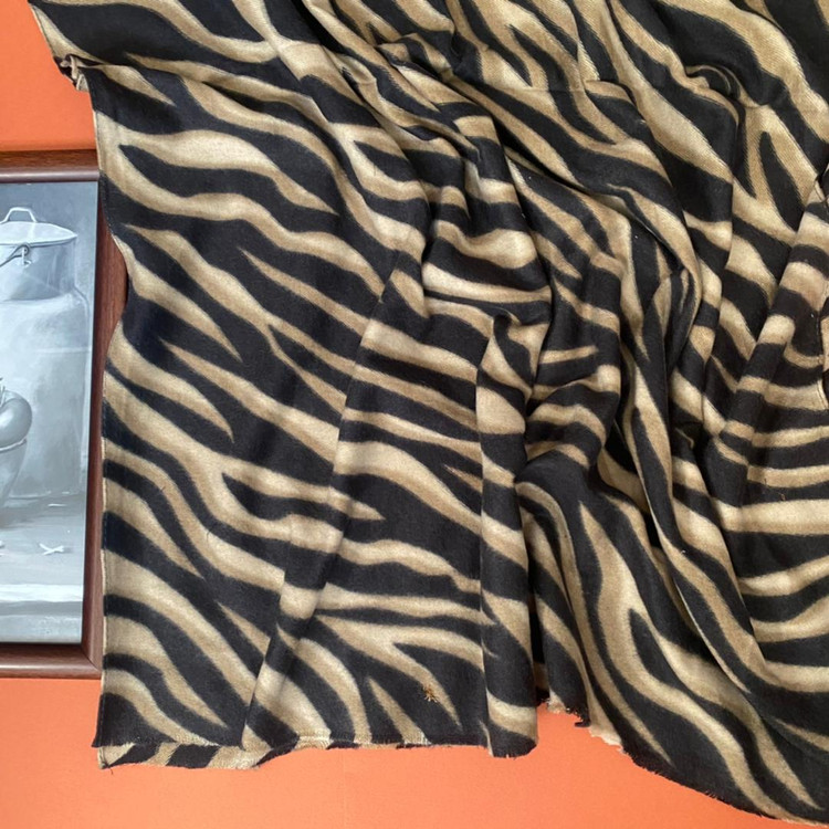 شال پاییزه موهر کرم قهوه ای پلنگی