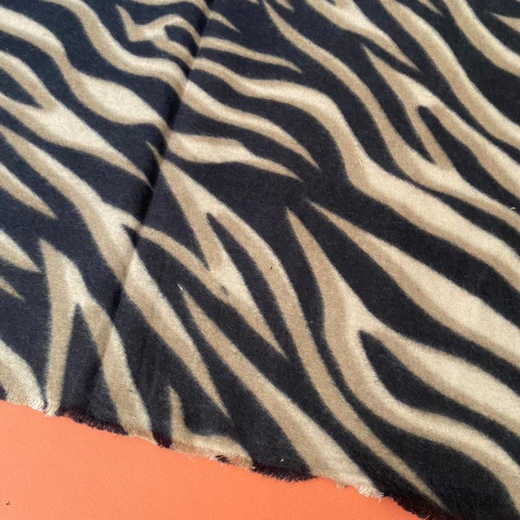 شال پاییزه موهر کرم قهوه ای پلنگی