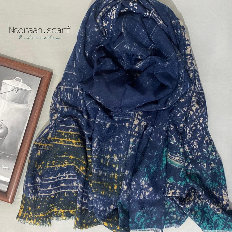 شال پاییزه موهر سورمه ای طرحدار 104901