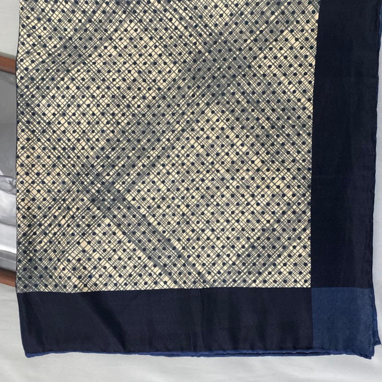 روسری نخی پاییزه سورمه ای کرم 104505