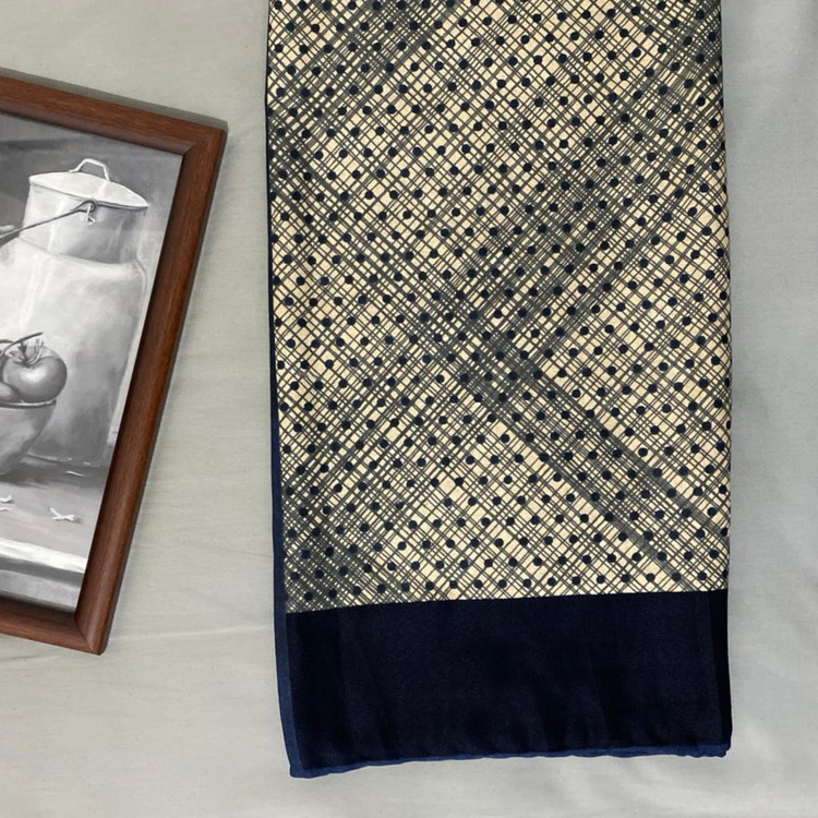 روسری نخی پاییزه سورمه ای کرم 104505