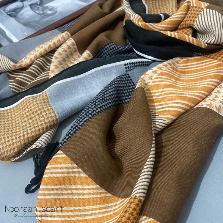 شال نخی پاییزه طرحدار کرم نارنجی 105301