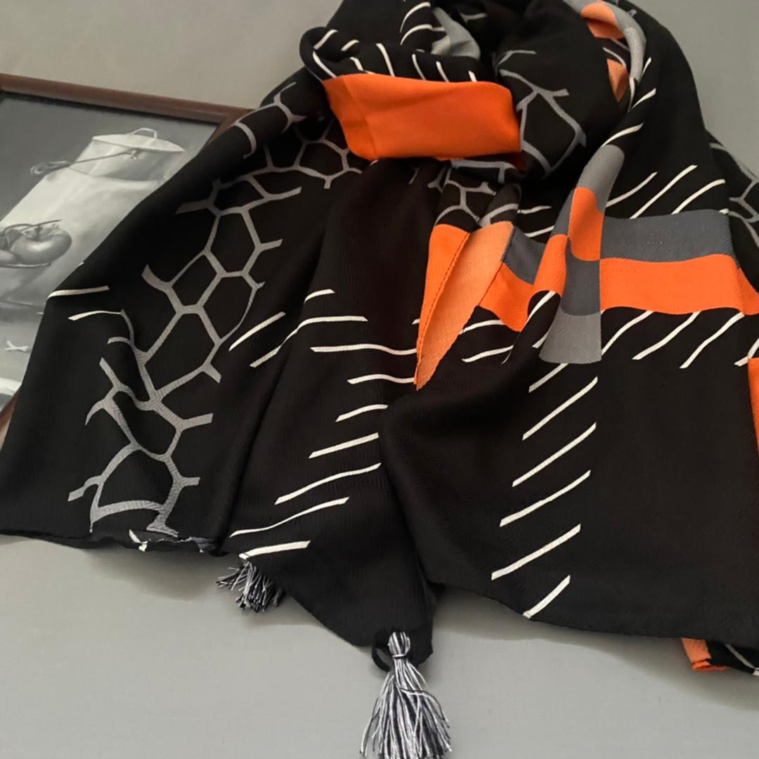 شال نخی پاییزه مشکی نارنجی 105801