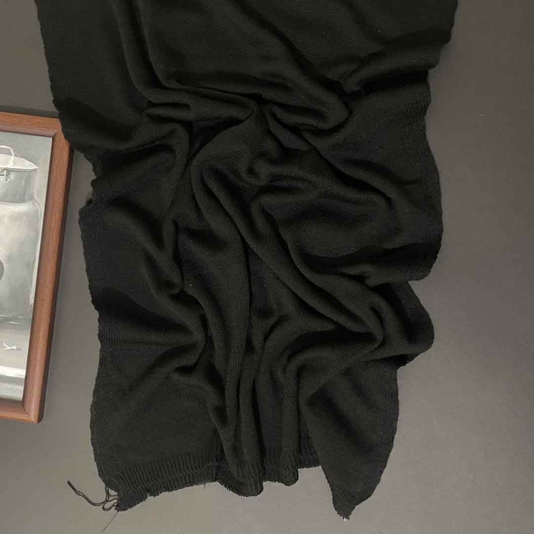 شال پاییزه بافت ساده مشکی 104602