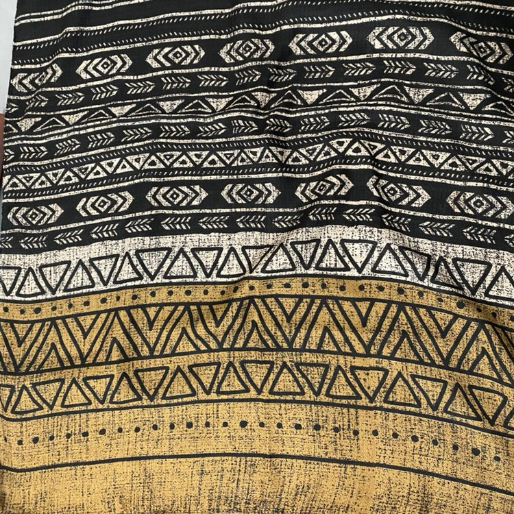 شال نخی پاییزه منگوله دار مشکی - شکلاتی 106002