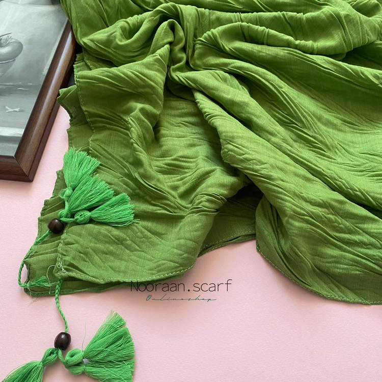 شال پلیسه ساده سبز 107207