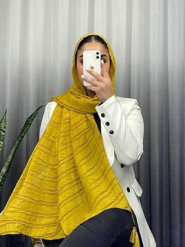 شال بهاره خردلی ساده پلیسه 107203