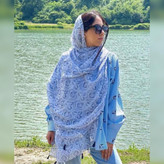 شال نخی منگوله دار آبی سفید