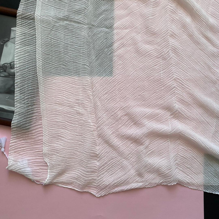 شال ساده پلیسه نخی سفید