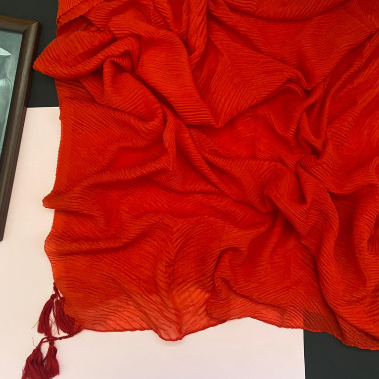 شال ساده پلیسه نخی قرمز