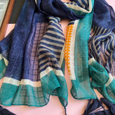 شال آبی با حاشیه سبز آبی - ژاکارد بهاره