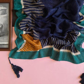 شال آبی با حاشیه سبز آبی - ژاکارد بهاره