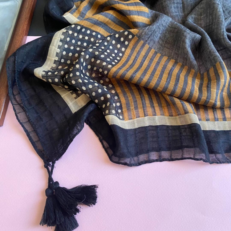 شال خاکی با حاشیه مشکی - ژاکارد بهاره