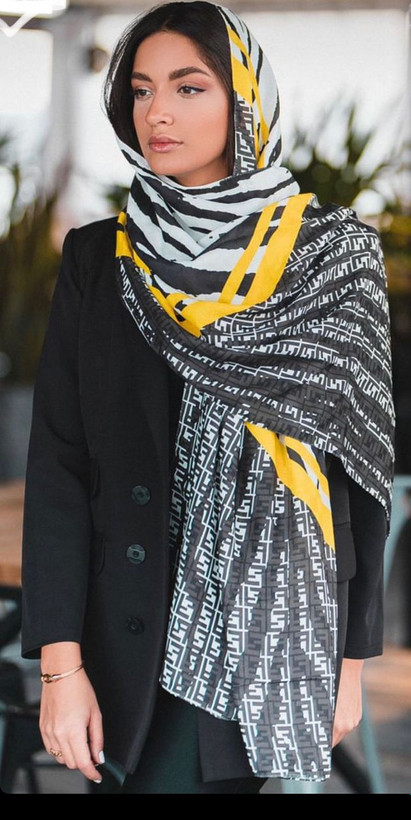 شال مشکی زرد نخی