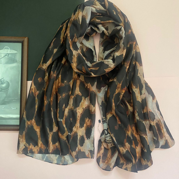 شال قهوه ای پلنگی نخی