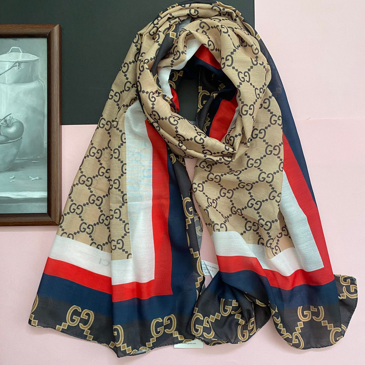 شال نخی کرم با حاشیه قرمز و سورمه ای