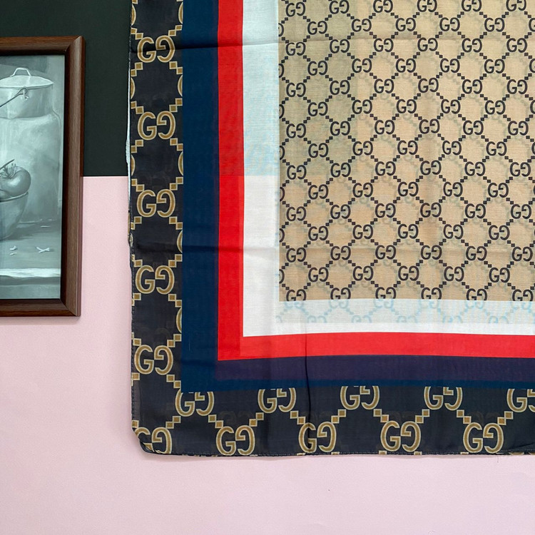 شال نخی کرم با حاشیه قرمز و سورمه ای