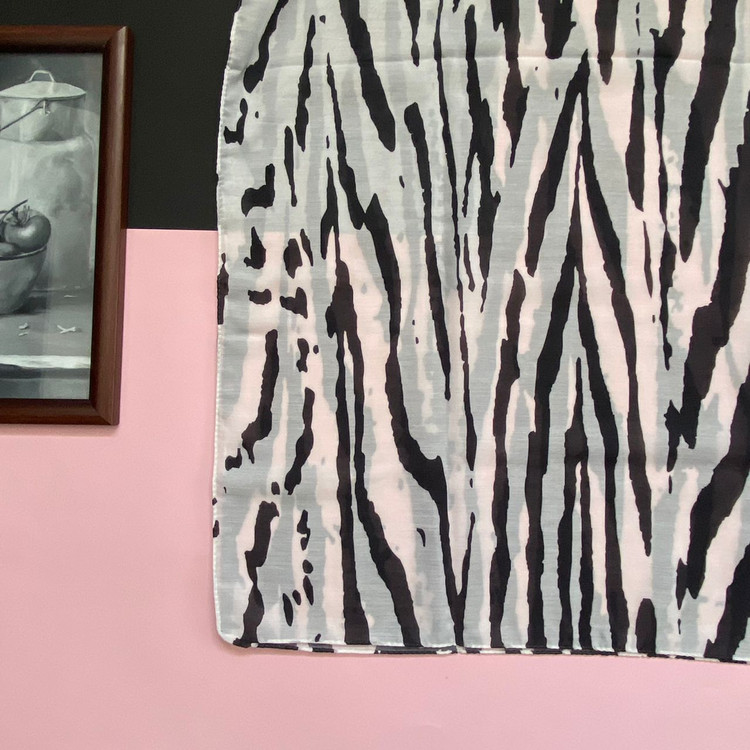 شال نخی مشکی و سفید