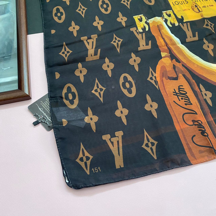 شال نخی قهوه ای LV