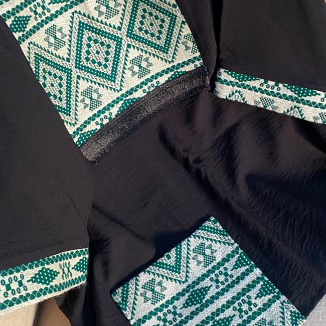 مانتو ابروبادی مشکی خرج کار سبز سنتی