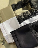 شومیز ساتن سفید خرجکار گیپور مشکی