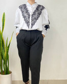 شومیز ساتن سفید خرجکار گیپور مشکی